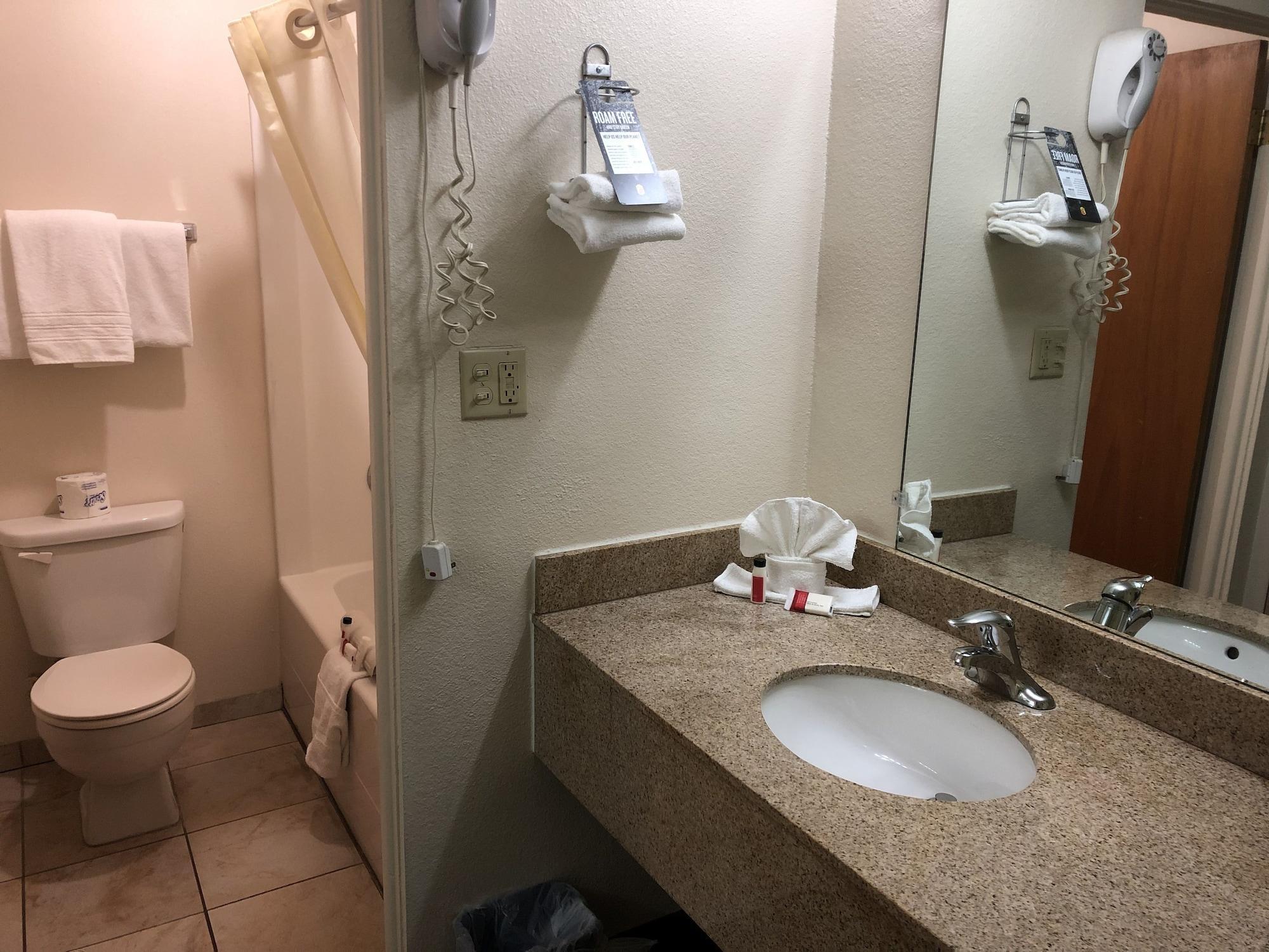Super 8 By Wyndham Ontario Μοτέλ Εξωτερικό φωτογραφία