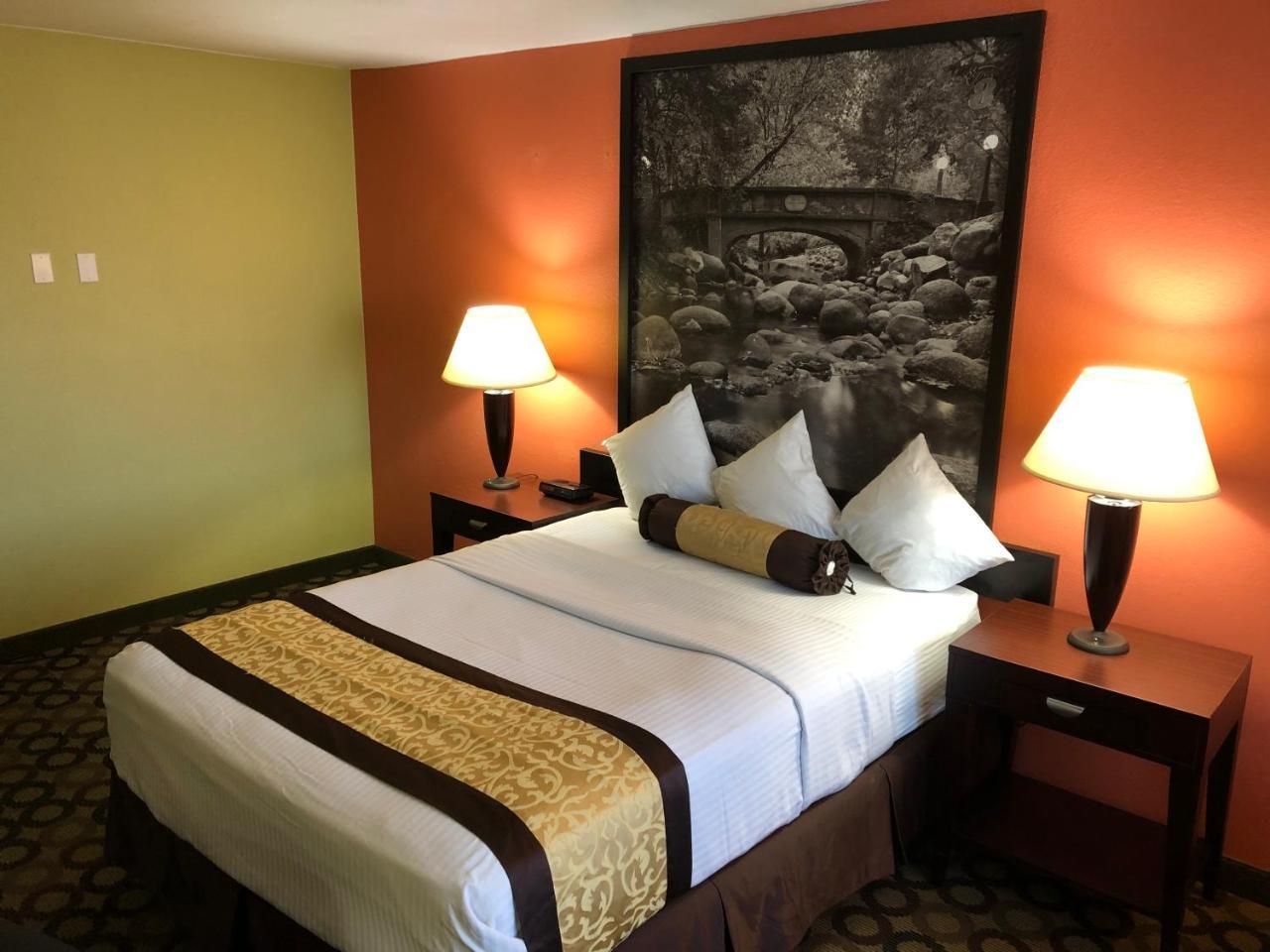 Super 8 By Wyndham Ontario Μοτέλ Εξωτερικό φωτογραφία