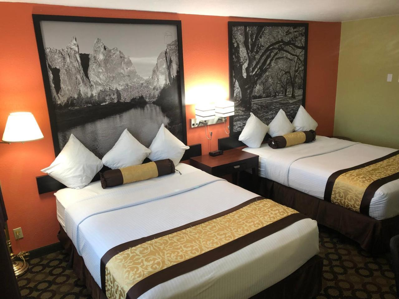 Super 8 By Wyndham Ontario Μοτέλ Εξωτερικό φωτογραφία